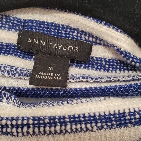 Ann Taylor striped top. - Picture 3 of 6